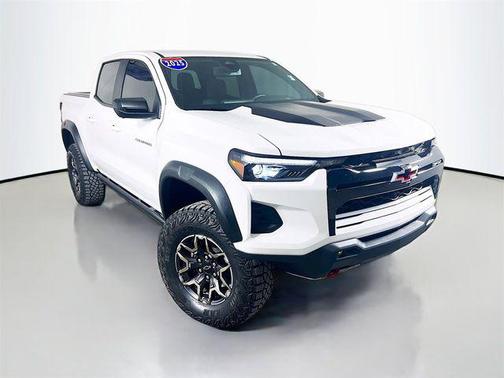 Summit White 2025 Chevrolet Colorado ZR2