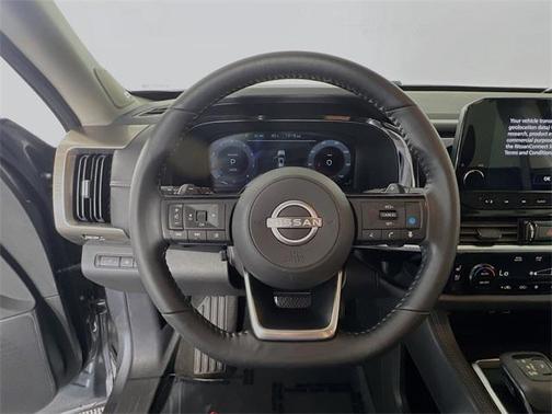 2024 Nissan Pathfinder Platinum 4WD