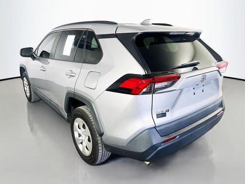 Silver Sky Metallic 2019 Toyota RAV4 LE