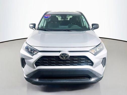 Silver Sky Metallic 2019 Toyota RAV4 LE