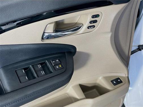 2022 Honda Pilot Touring 8-Passenger
