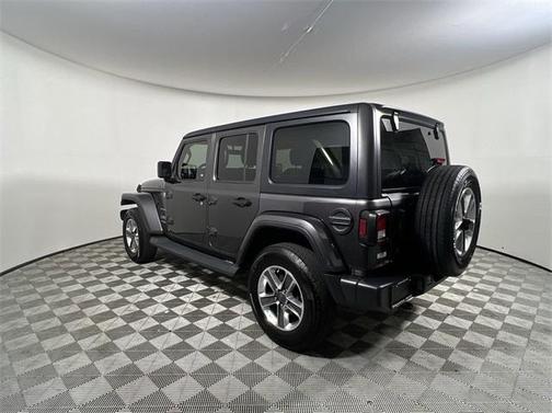 Photo 5 of 33 of 2019 Jeep Wrangler Unlimited Sahara