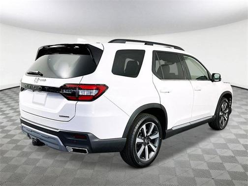 2025 Honda Pilot Touring 8-Passenger