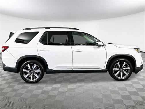 2025 Honda Pilot Touring 8-Passenger