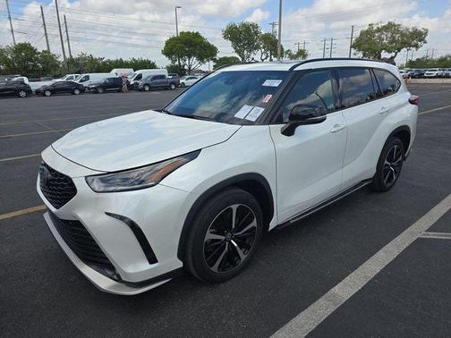 2022 Toyota Highlander XSE