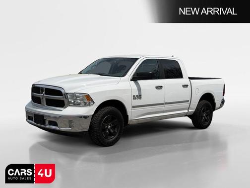 Bright White Clearcoat 2018 RAM 1500 SLT