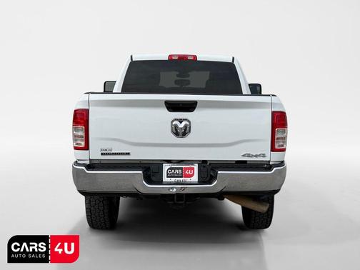 Bright White Clearcoat 2024 RAM 2500 Big Horn Crew Cab 4x4 6'4' Box