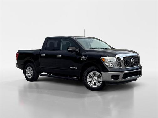 2017 Nissan Titan SV