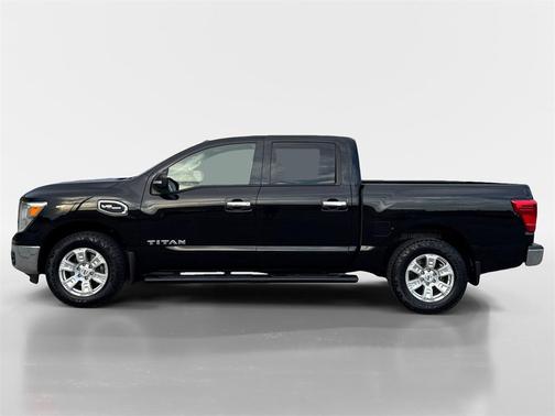 2017 Nissan Titan SV