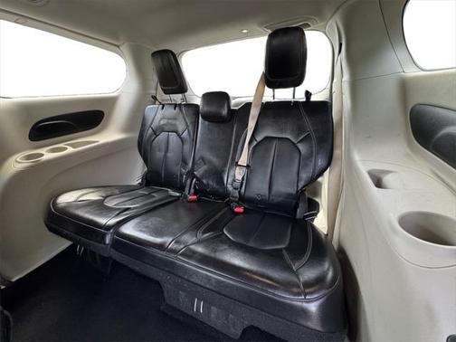 2020 Chrysler Voyager LXI