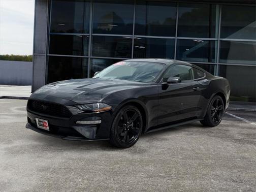2022 Ford Mustang EcoBoost