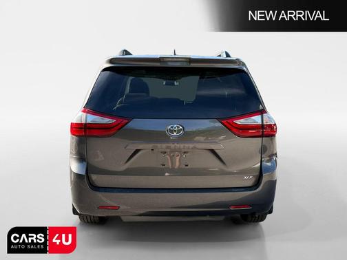 Predawn Gray Mica 2019 Toyota Sienna XLE