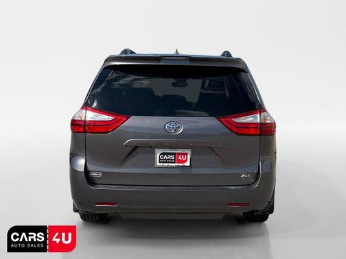Predawn Gray Mica 2019 Toyota Sienna XLE