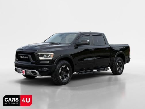 Diamond Black Crystal Pearlcoat 2019 RAM 1500 Rebel