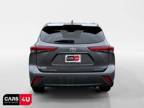 Magnetic Gray Metallic 2021 Toyota Highlander XLE