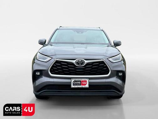Magnetic Gray Metallic 2021 Toyota Highlander XLE