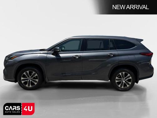 Magnetic Gray Metallic 2021 Toyota Highlander XLE