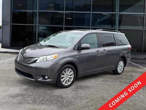 2017 Toyota Sienna XLE