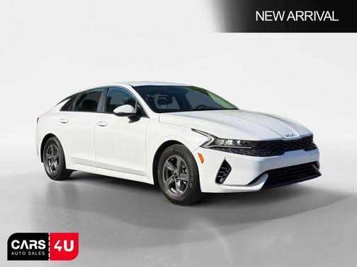 Glacial White Pearl 2022 Kia K5 LXS