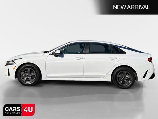Glacial White Pearl 2022 Kia K5 LXS