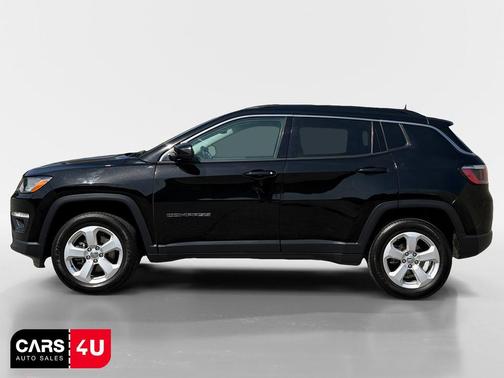 Diamond Black Crystal Pearlcoat 2019 Jeep Compass Latitude