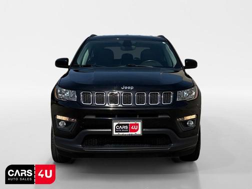 Diamond Black Crystal Pearlcoat 2019 Jeep Compass Latitude