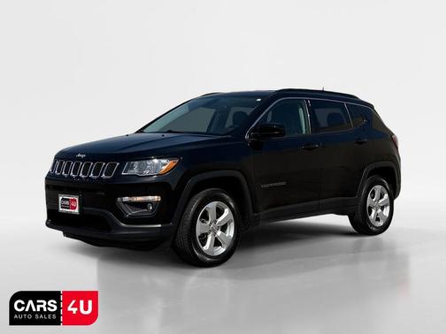 Diamond Black Crystal Pearlcoat 2019 Jeep Compass Latitude