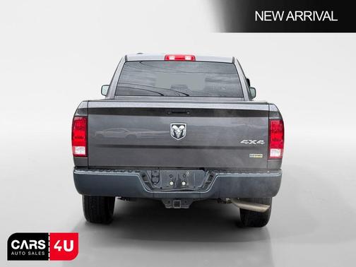 Granite Crystal Metallic Clearcoat 2018 RAM 1500 Tradesman