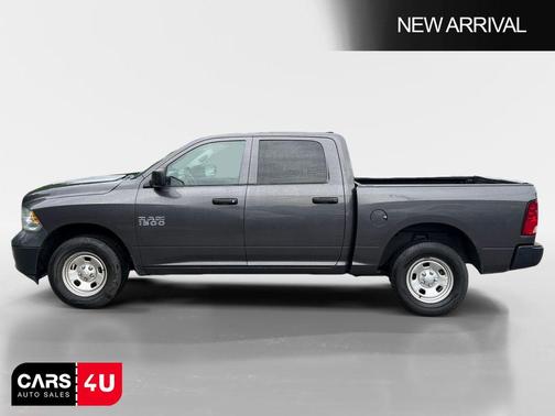Granite Crystal Metallic Clearcoat 2018 RAM 1500 Tradesman
