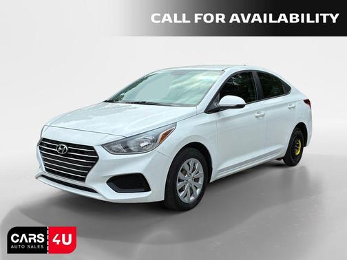 Frost White Pearl 2022 Hyundai Accent SE