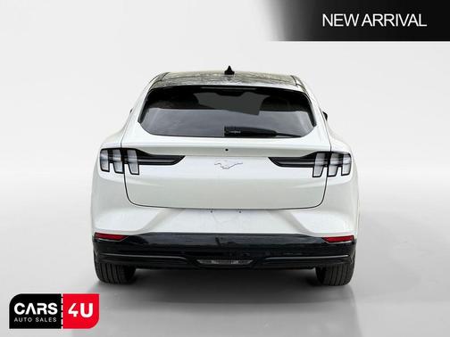 Star White Metallic Tri-Coat 2022 Ford Mustang Mach-E Premium