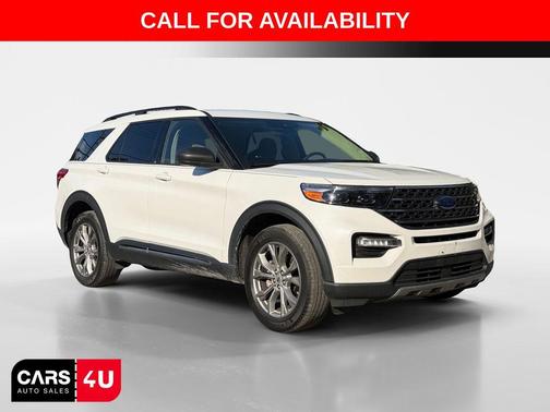 Star White Metallic Tri-Coat 2022 Ford Explorer XLT