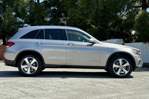 2021 Mercedes-Benz GLC 300