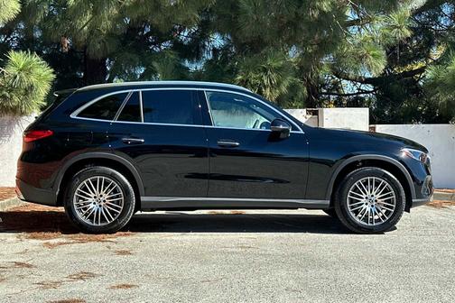 2025 Mercedes-Benz GLC 300 Base