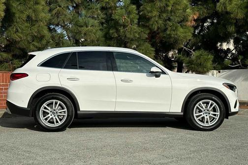 2025 Mercedes-Benz GLC 300 Base