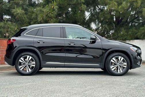 2025 Mercedes-Benz GLC 350e Base