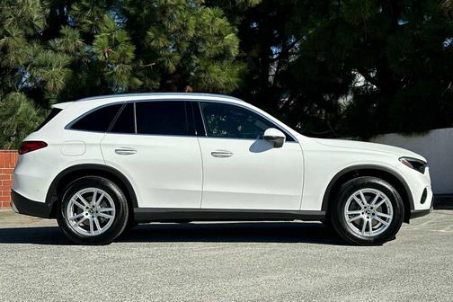 2025 Mercedes-Benz GLC 300 