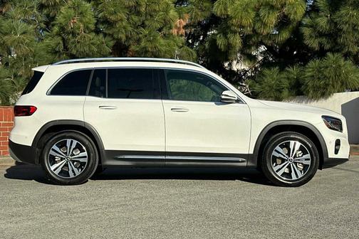 2025 Mercedes-Benz GLB 250 