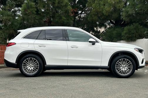 2025 Mercedes-Benz GLC 300 4MATIC