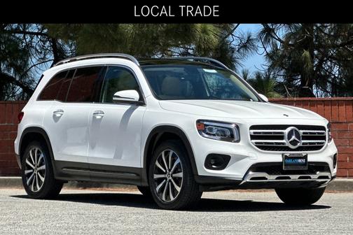 Polar White 2023 Mercedes-Benz GLB 250