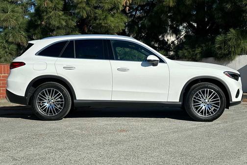 2026 Mercedes-Benz GLC 300 