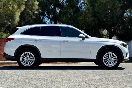 2024 Mercedes-Benz GLC 300