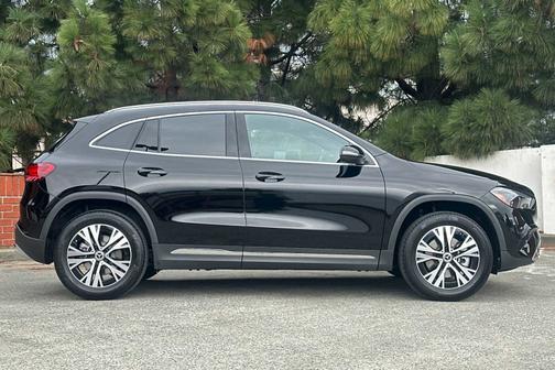 2025 Mercedes-Benz GLA 250 