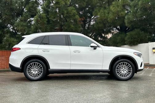 2025 Mercedes-Benz GLC 300 4MATIC