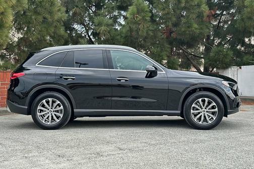 2025 Mercedes-Benz GLC 300 Base