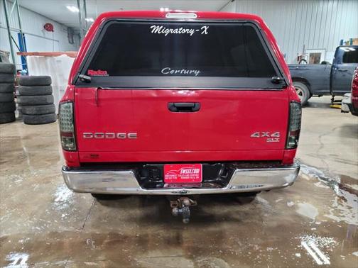 Photo 4 of 31 of 2004 Dodge Ram 1500 SLT Quad Cab