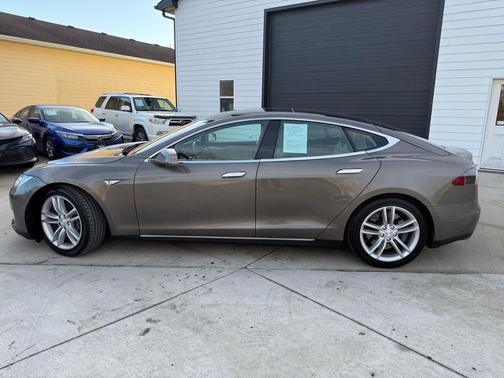 2015 Tesla Model S 85D