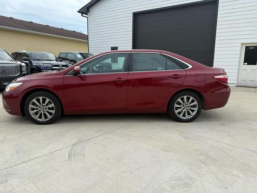 2017 Toyota Camry XLE