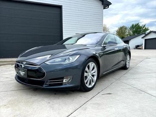 2015 Tesla Model S 70D