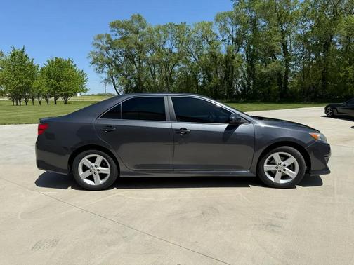 Magnetic Gray Metallic 2012 Toyota Camry SE